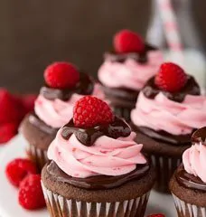 Фруктовые и ягодные капкейки
