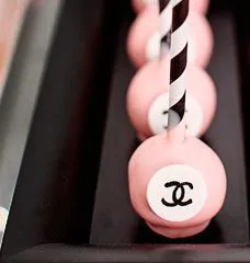 Капкейки в стиле Шанель