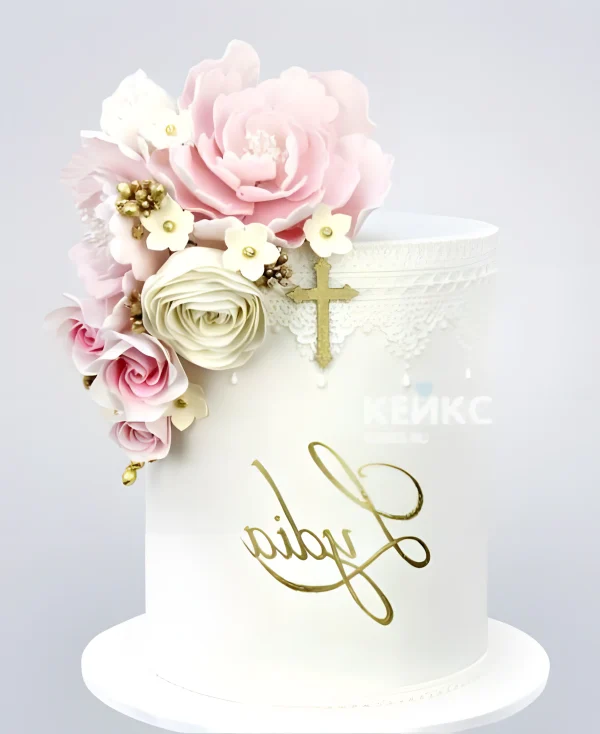 Белый торт на крещение с ангелом и крестом Фото