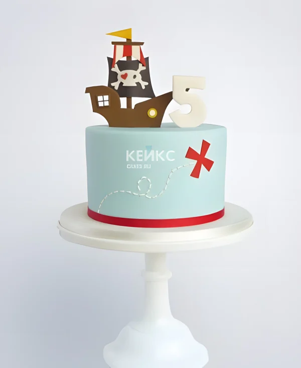 Красно-белый торт Пираты с кораблем и черепом Фото