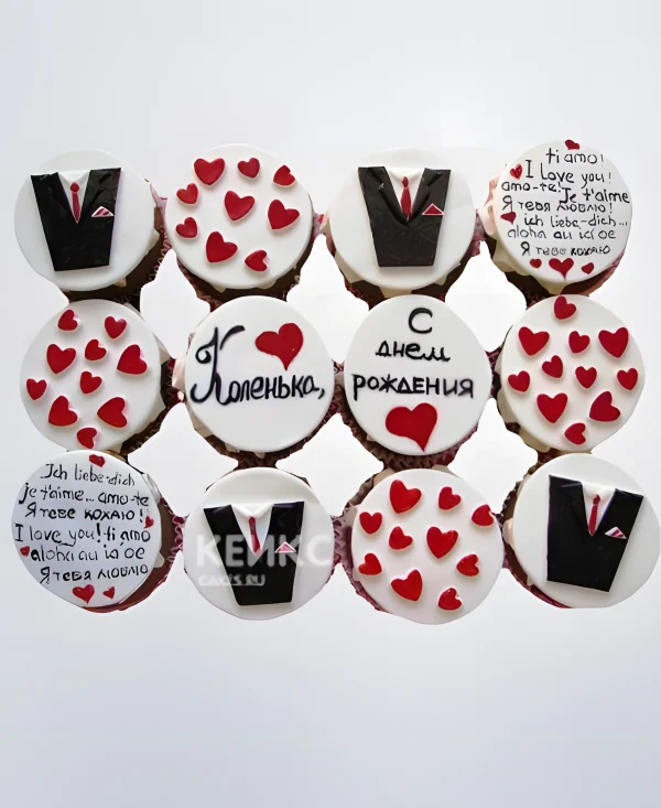 Именные капкейки с пиджаками и сердцами Фото