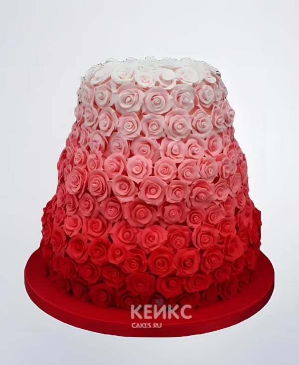 Красно-белый свадебный торт с розами из крема Фото