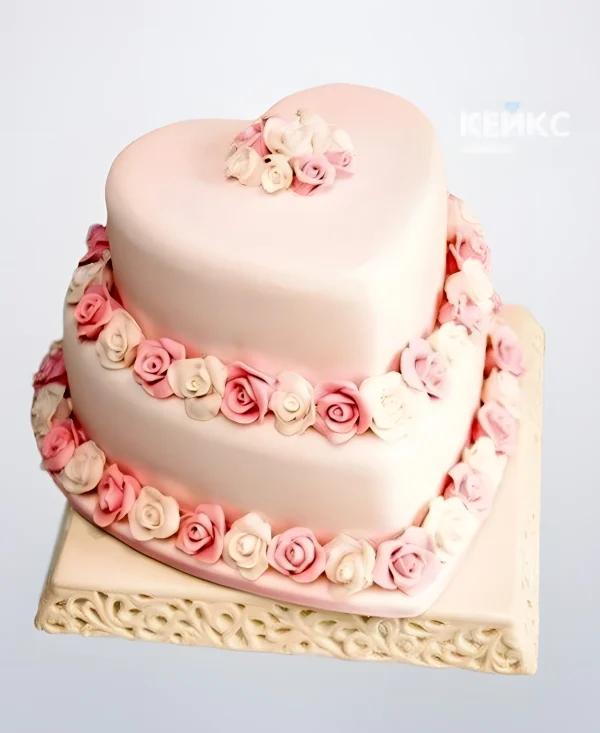 Торт на годовщину свадьбы в виде сердца с цветами Фото
