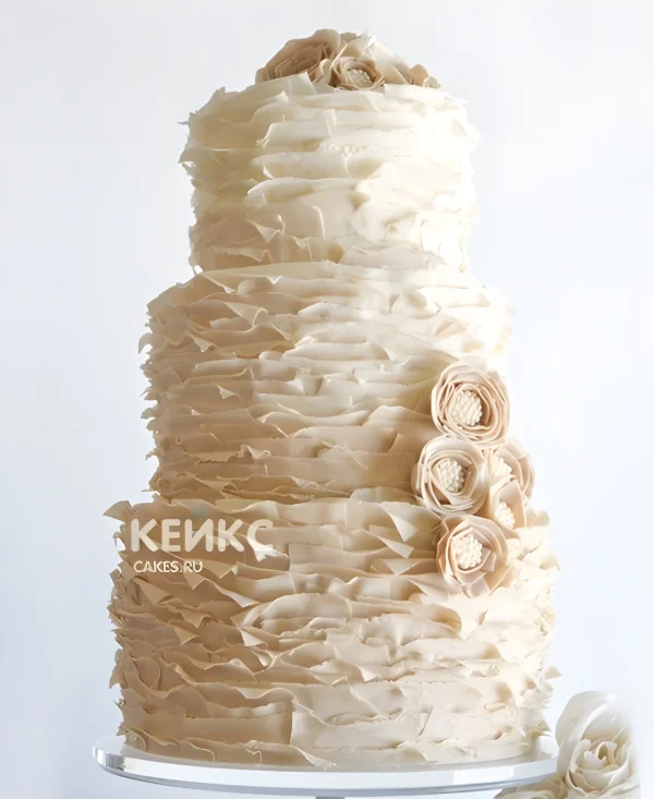 Шикарный свадебный торт в стиле омбре Фото