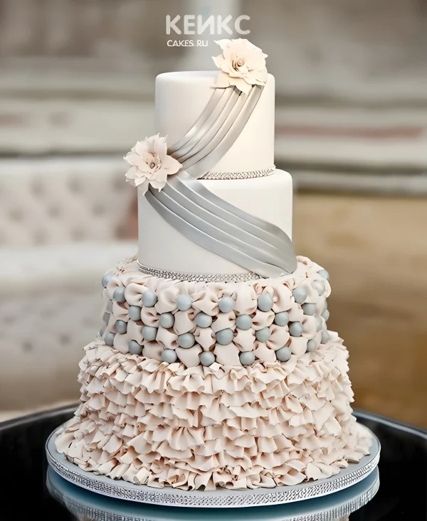 Свадебный розовый торт с кружевами Фото