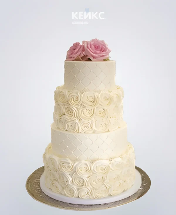 Шикарный свадебный торт с розовыми розами Фото
