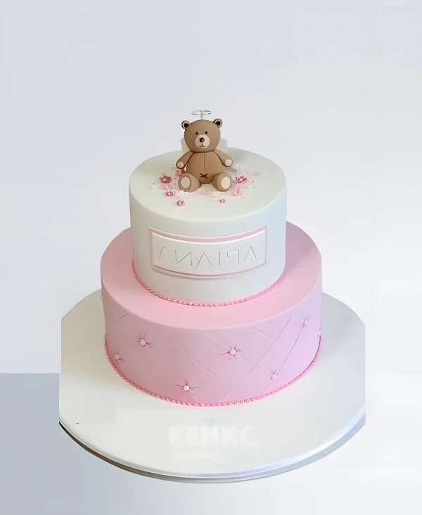 Торт бело-розового цвета с медведем Фото