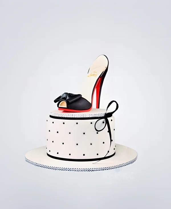 Торт черная туфелька с бантиком Фото