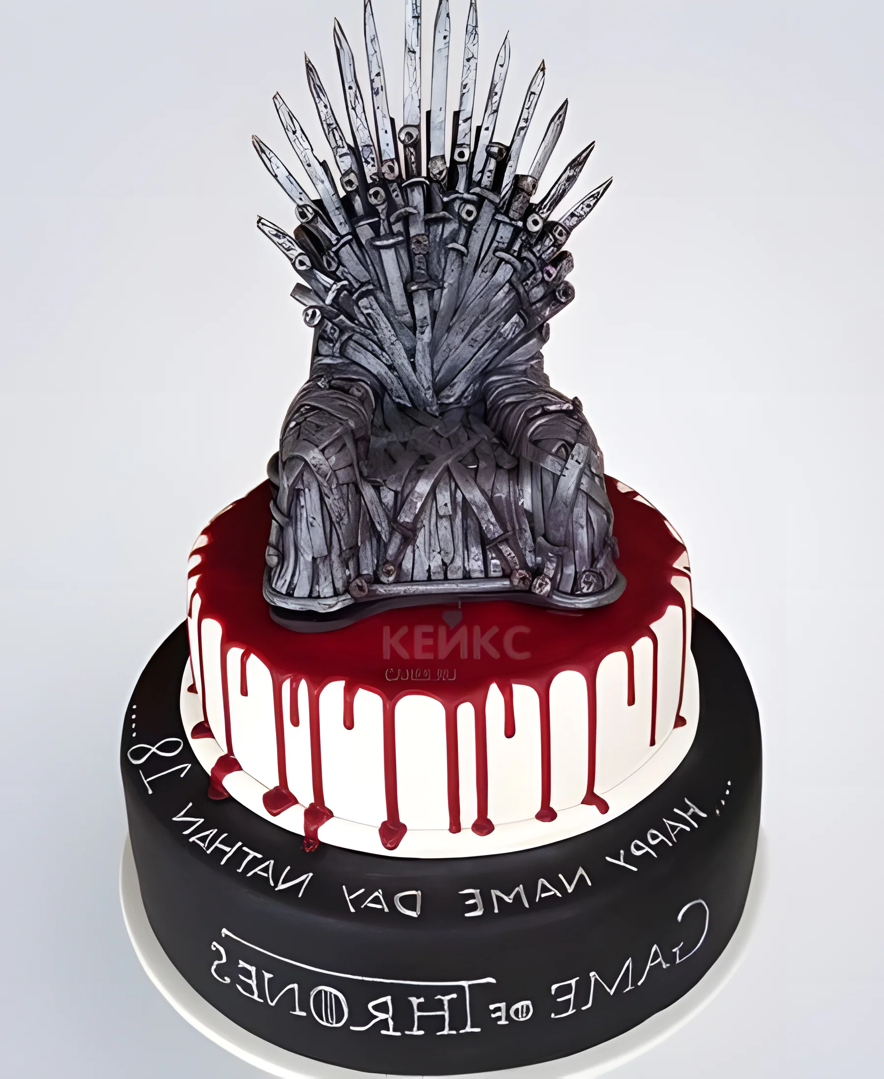 Торт Игра престолов с железным троном и надписью Фото