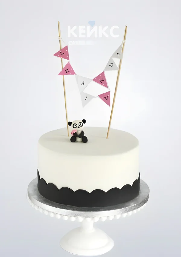 Торт с фигуркой панды и флажками Фото