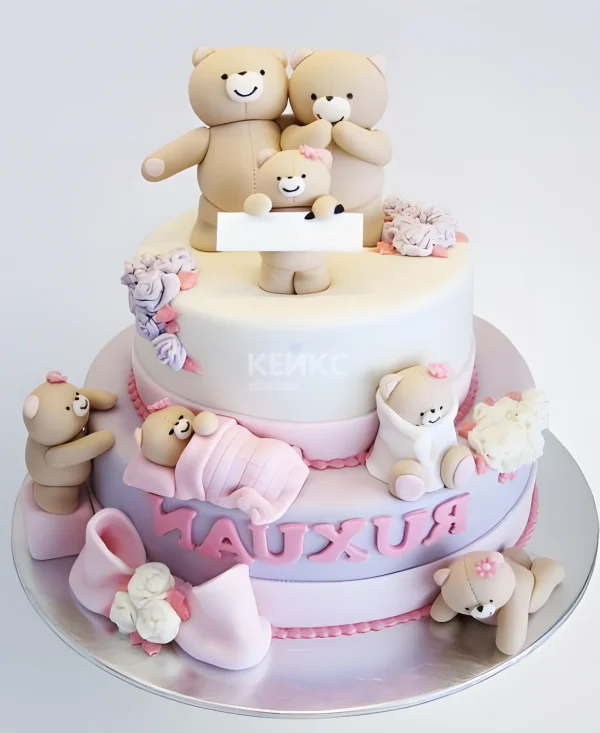 Торт розового цвета с семьей мишек Фото