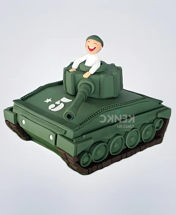 Торт в виде танка с военным Фото