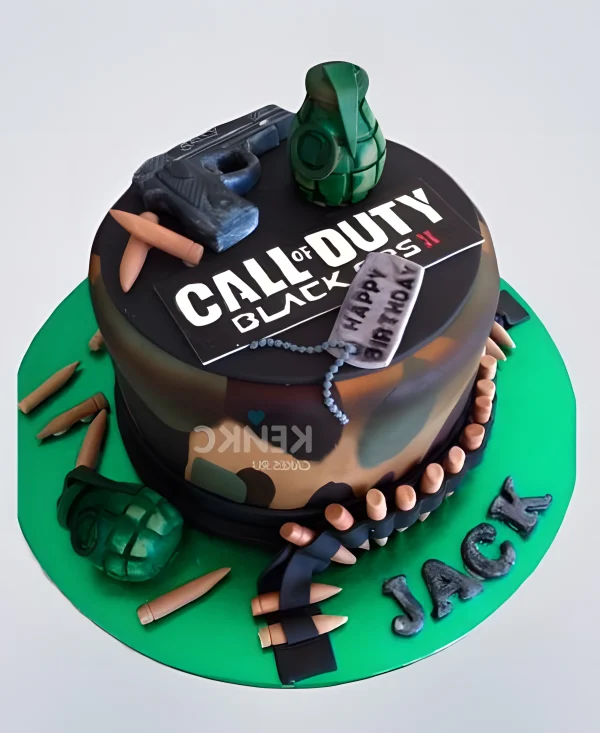 Торт с военным оборудованием и надписью Фото