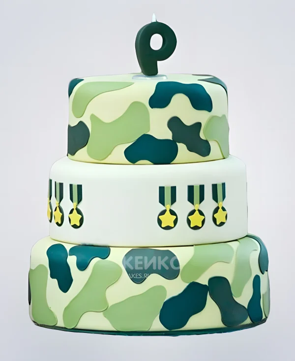 Торт с орденами в военной окраске Фото