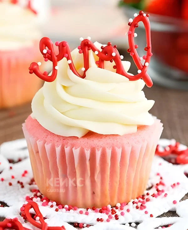 Кремово-розовые капкейки любовь Фото