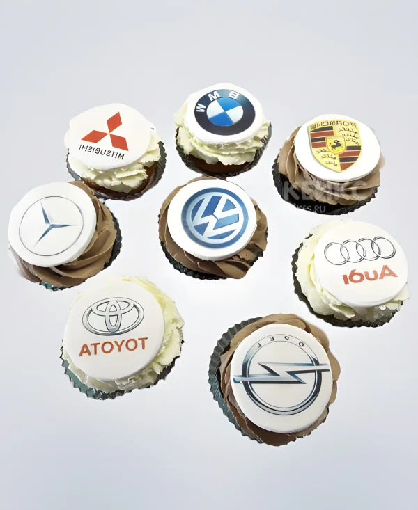 Капкейки с марками машин Фото