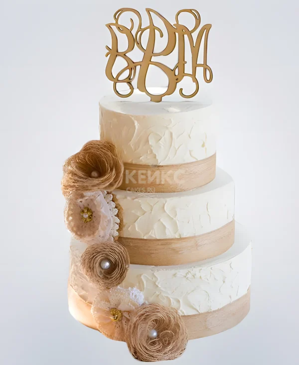 Торт бежевый осенний свадебный с цветами и узорами Фото