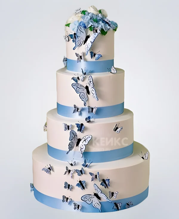 Свадебный торт с голубыми лентами, бабочками и цветами Фото