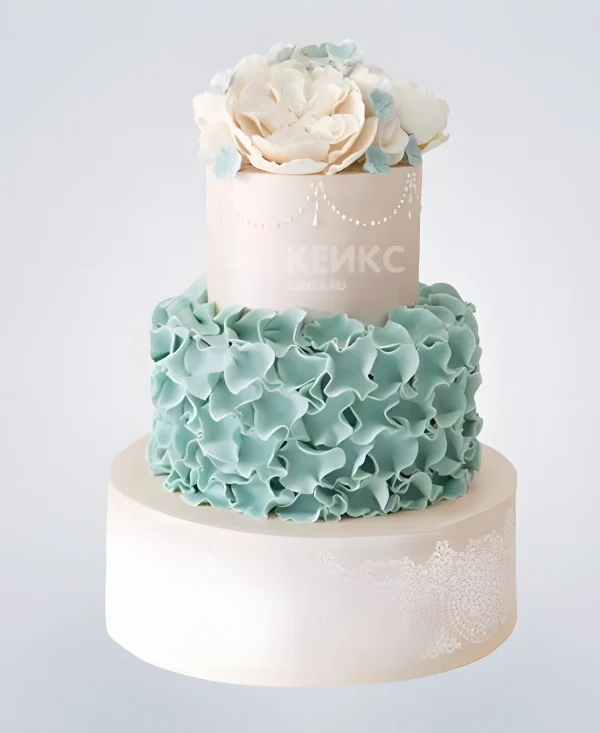 Нежный свадебный торт в морском стиле Фото