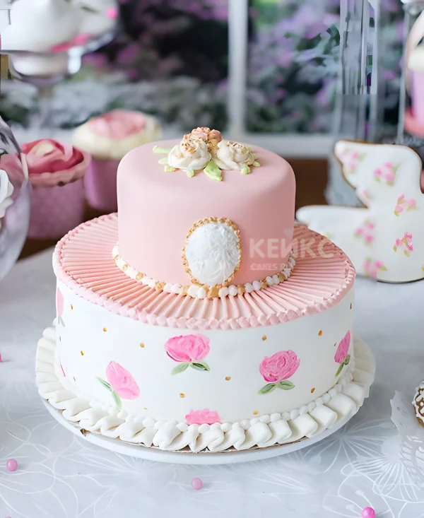 Свадебный Торт в стиле Шебби Шик необычной формы Фото