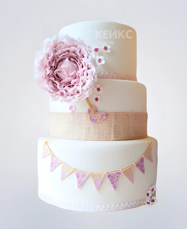 Свадебный торт Шебби Шик с лентой под лён Фото