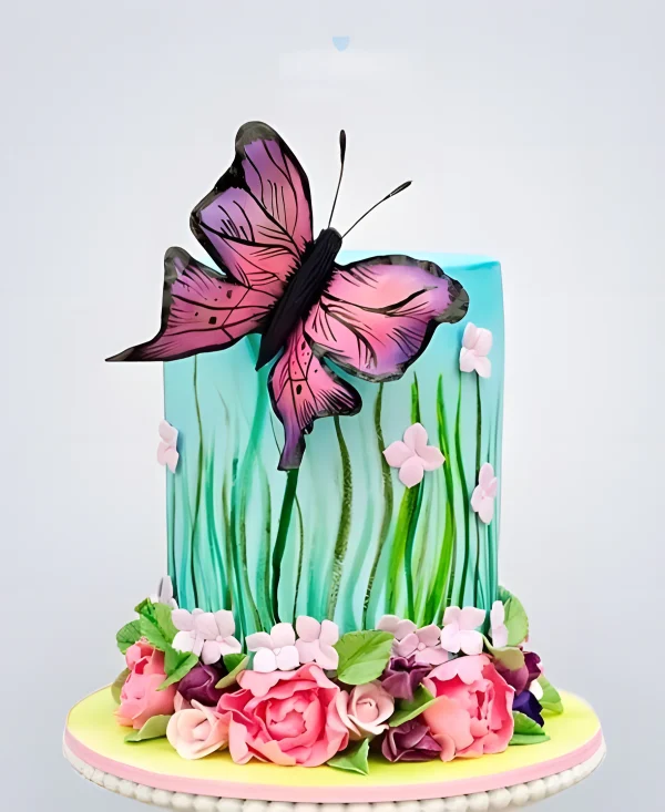 Торт с цветами и бабочками Фото