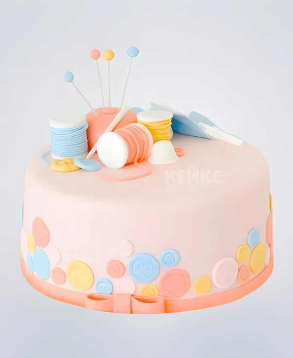 Милый розовый торт с нитками в горошек Фото