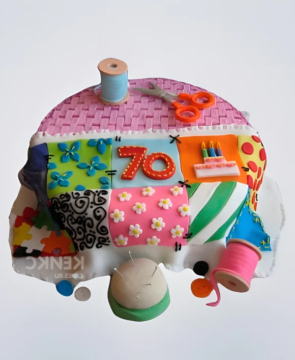 Торт для бабушки с нитками и вязанием Фото