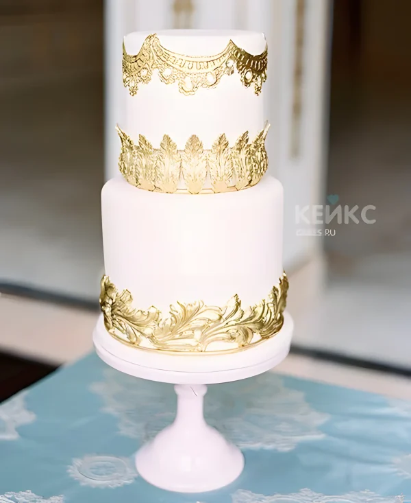 Торт Барокко с золотыми вставками Фото