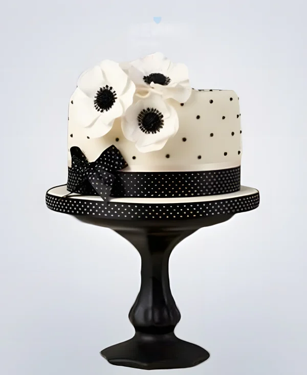 Стильный торт в черно-белых тонах Фото
