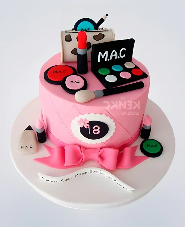 Ярко-розовый торт с косметикой Фото