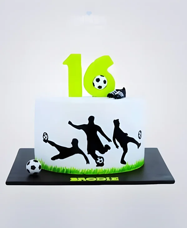 Торт на день рождения 16 лет с футболистом Фото