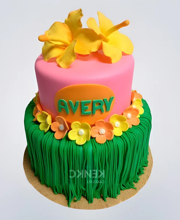 Аппетитный торт в гавайском стиле с цветами Фото