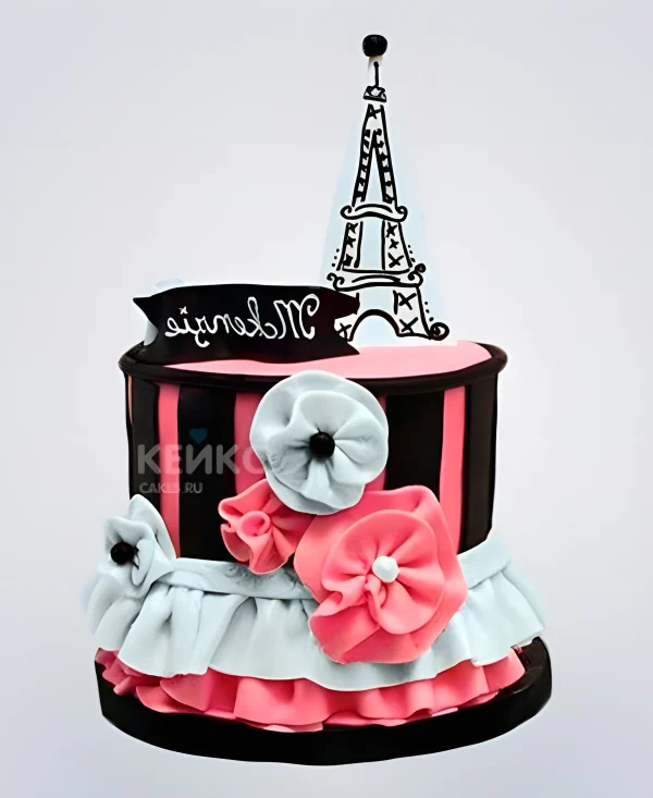 Необыкновенный торт с Эйфелевой башней из мастики Фото