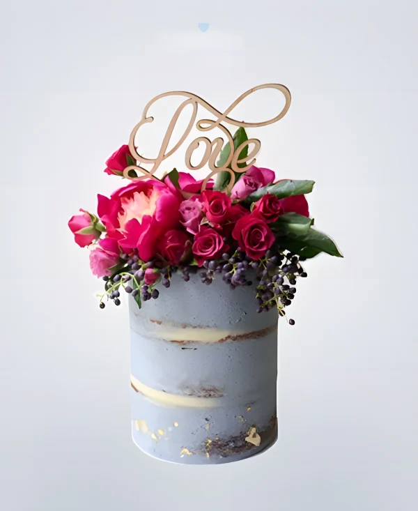 Эксклюзивный торт на день рождения с цветами и надписью Фото