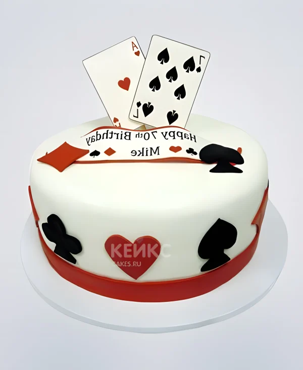 Белый торт казино из мастики Фото