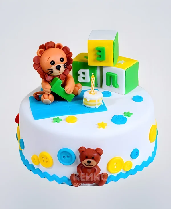 Интересный торт с пуговицами и кубиками Фото