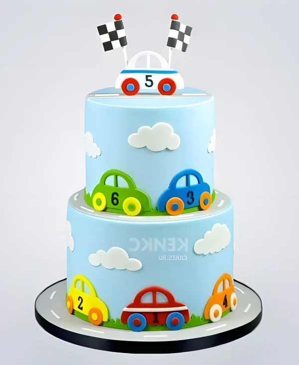Торт с разноцветными машинами и финишными флагами Фото