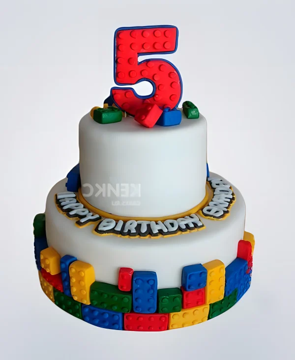 Двухъярусный торт с разноцветным конструктором Фото