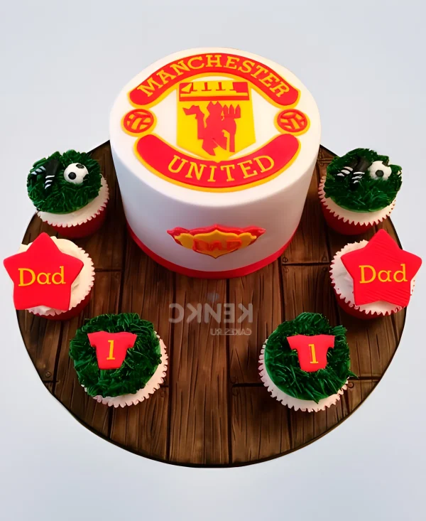 Мастичный торт Манчестер Юнайтед с капкейками Фото