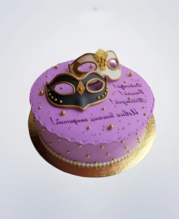 Торт сиреневого цвета с двумя масками Фото