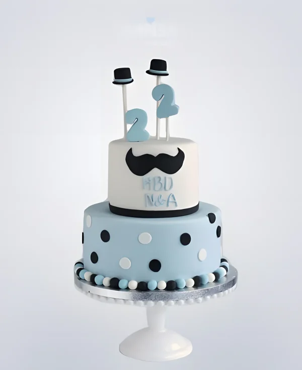 Торт с усами и шляпами на 22 года Фото