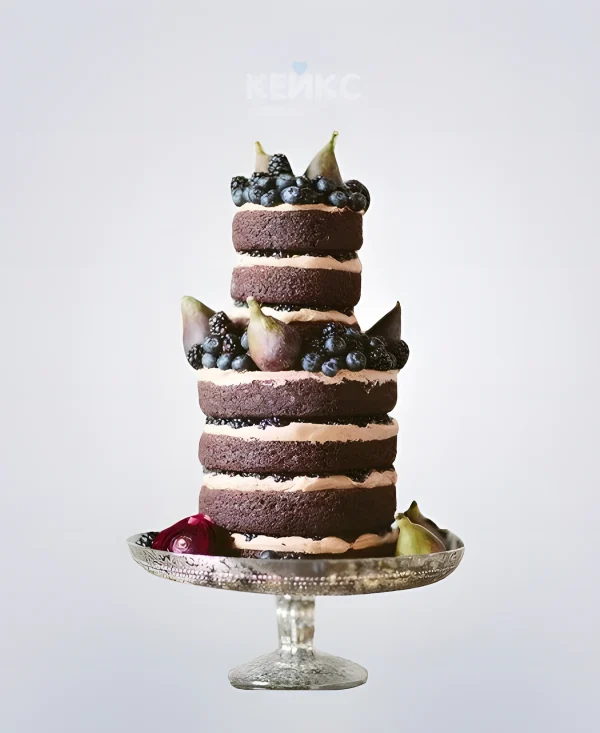 Двухъярусный торт в стиле рустик с ягодами Фото