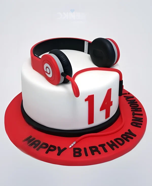 Торт музыканту с наушниками Фото