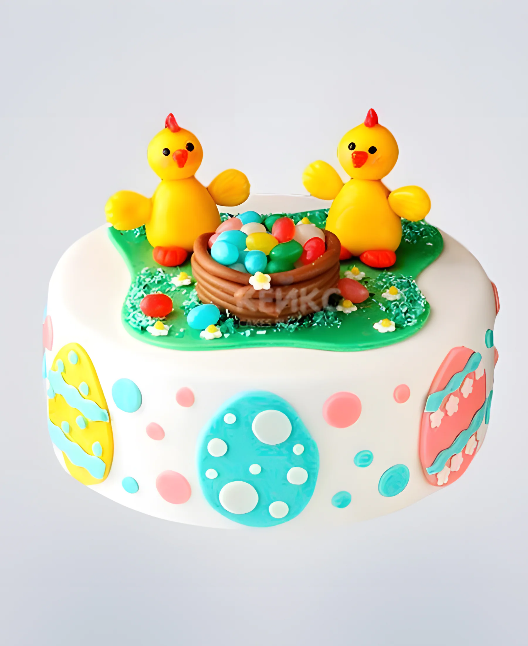 Красивый торт на пасху с цыплятами Фото