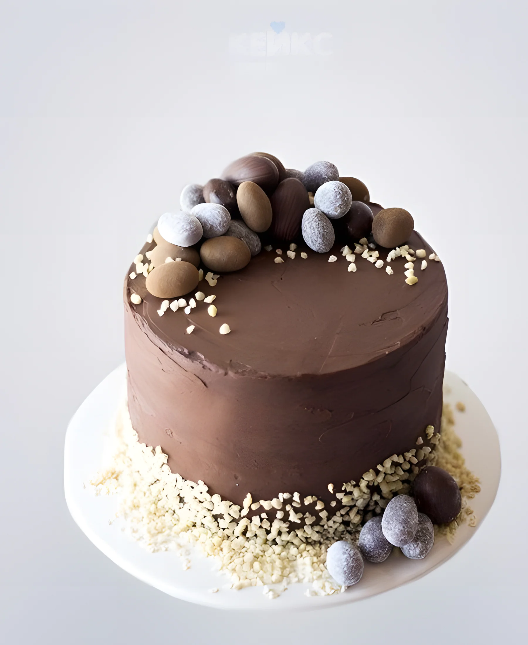 Торт на Пасху коричневый с яйцами Фото