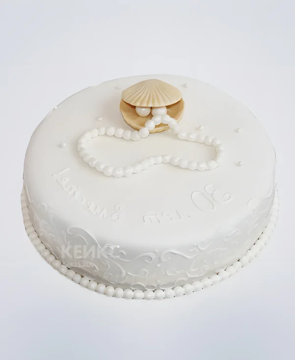 Белый торт на жемчужную свадьбу родителям Фото