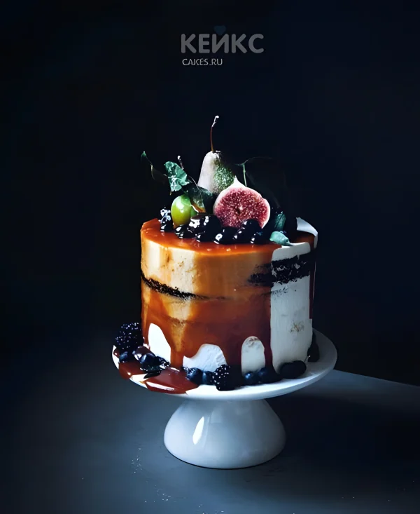 Торт на день рождения для мужчины с фруктами и карамелью Фото