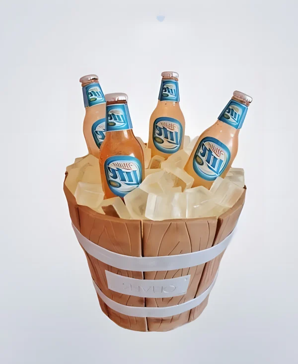 Торт в виде бутылок с пивом в ведре Фото