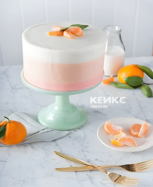 Нежный торт подруге, украшенный дольками мандарина Фото